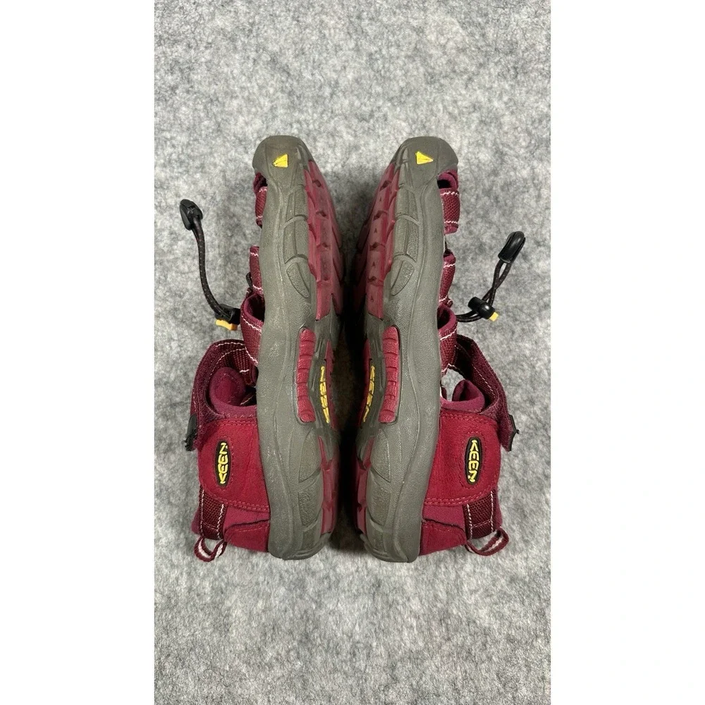 KEEN Newport H2 Shoes Women Size 6 Burgundy Waterproof Hiking Sandals